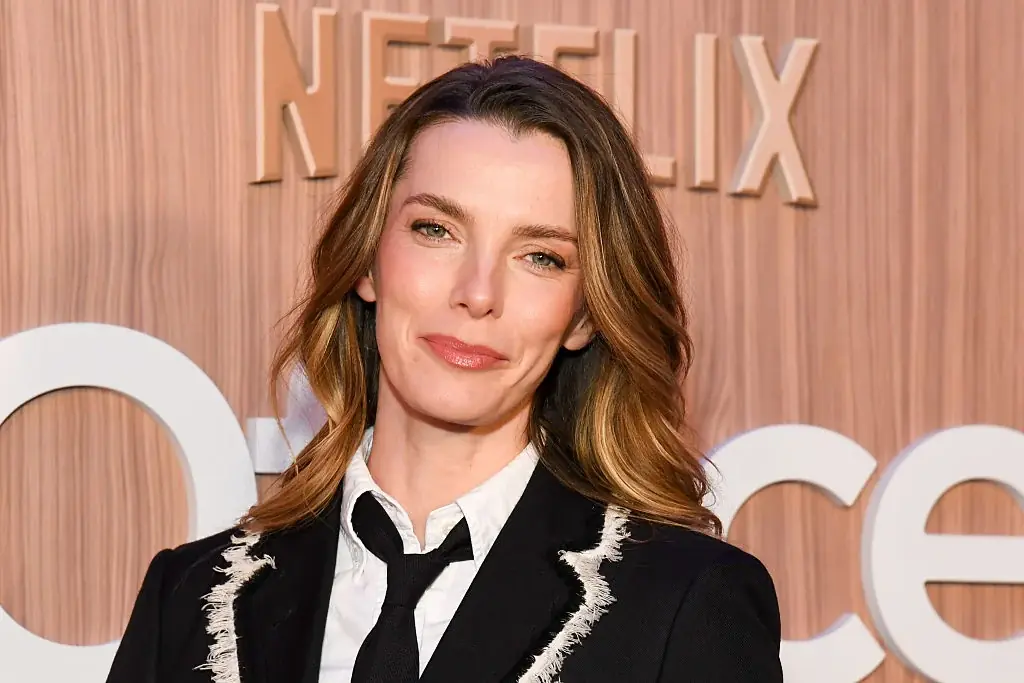Betty Gilpin Net Worth | Celebrity Net Worth